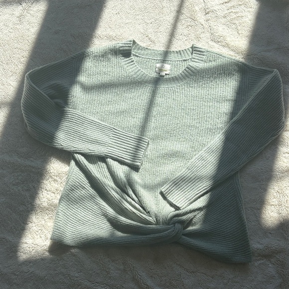 Aerie Twist-Front Knit Long Sleeve Top – Size XS | Soft Sage | Fall Minimalist - Picture 1 of 6